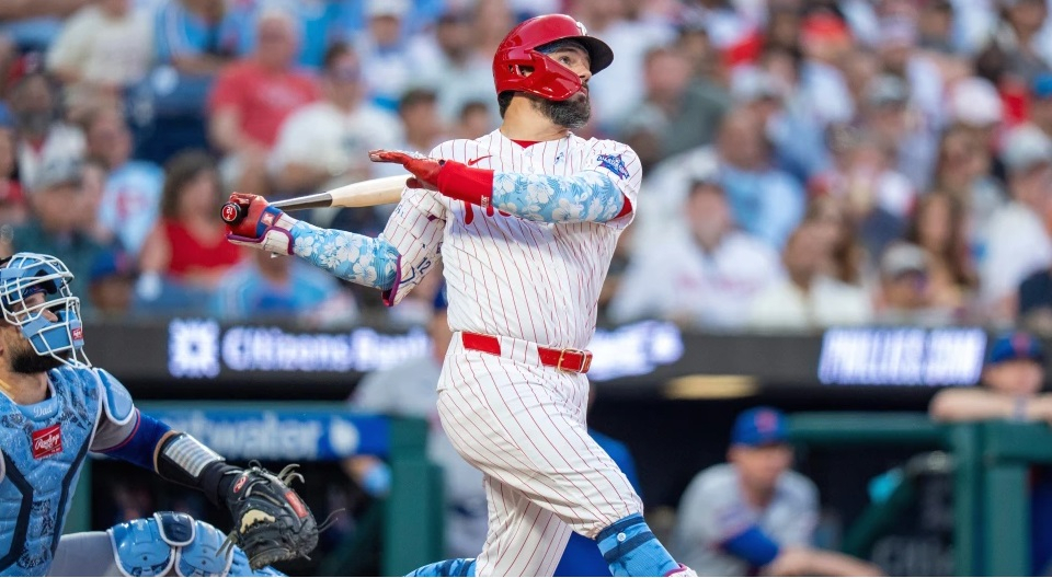 Schwarber y Harper vuelven a jonronear y Filis vencen 6-2 a Mets para ganar la serie