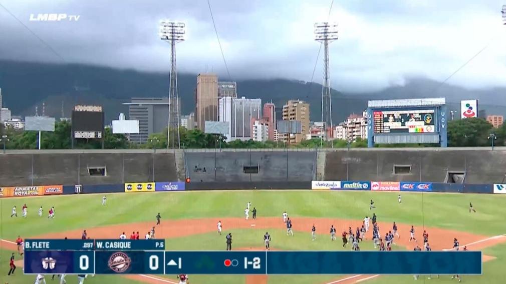 Se cree que entre las posibles victimas a causa del terremoto que sacudió a Venezuela hay varios miembros del equipo de béisbol Delfines de La Guaira