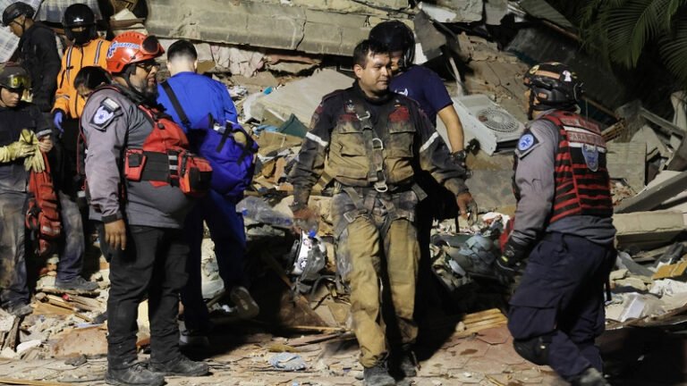 Se elevan a 235 los muertos y a más de 4.300 los heridos por el doble sismo en Venezuela