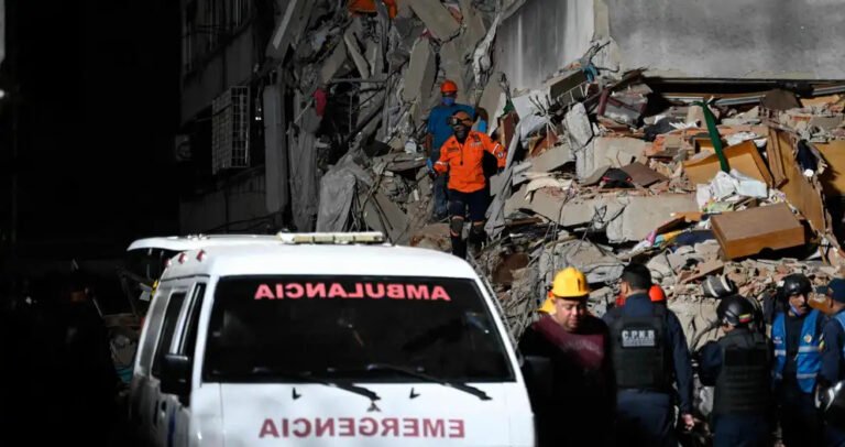 Sube a 589 la cifra de muertos por terremotos en Venezuela