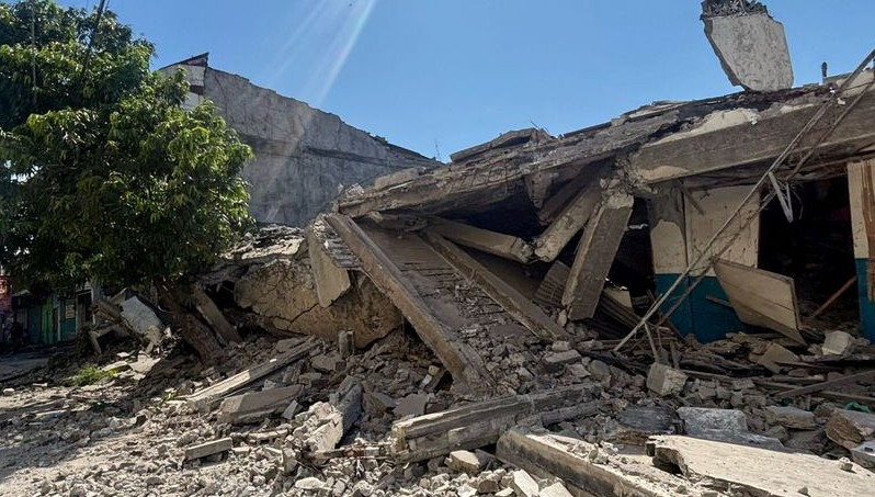 Veinte fallecidos y un centenar de heridos tras el terremoto de 7,8 en Filipinas