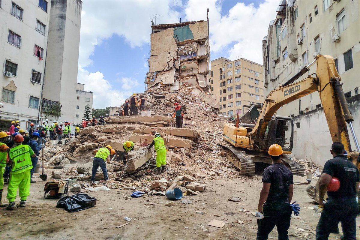 Venezuela eleva más de 6.400 los rescatados tras terremotos