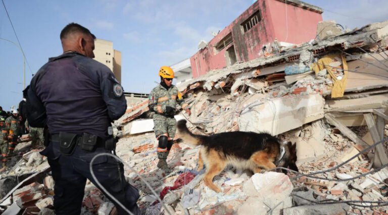 Venezuela informa del rescate de 33 personas con vida tras doble terremoto