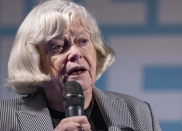 Asesinan en su casa exministra británica Ann Widdecombe