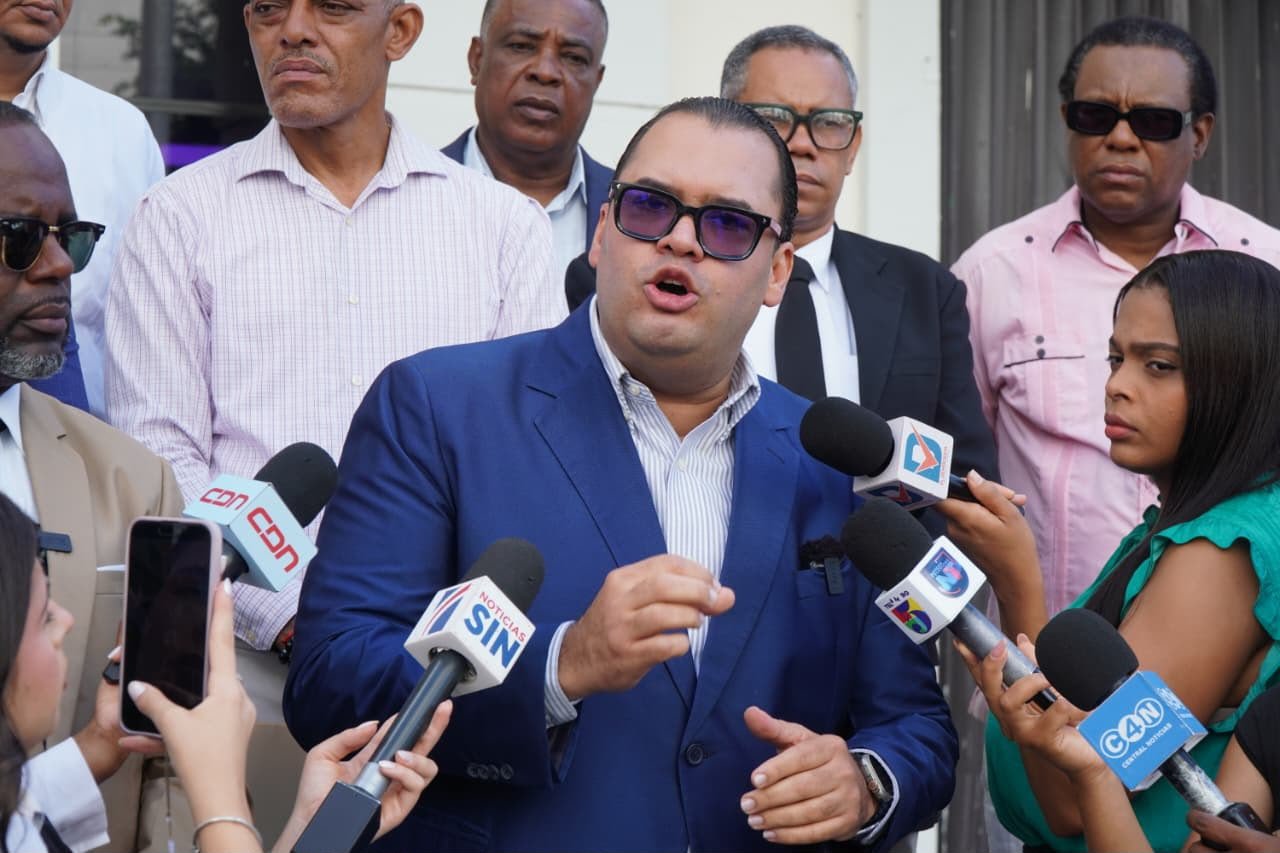 ASONAFISS deposita instancia a CNSS con para ampliar cobertura de medicamentos y anuncia plan de lucha