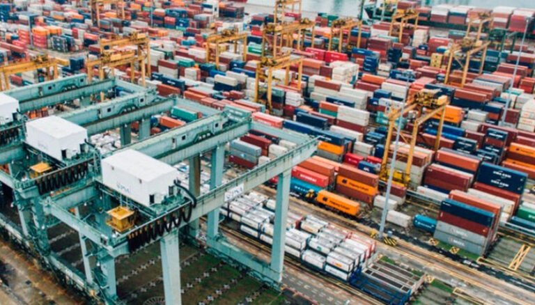 China acusa a EE.UU. de «manipular políticamente» el trabajo forzoso con nuevos aranceles