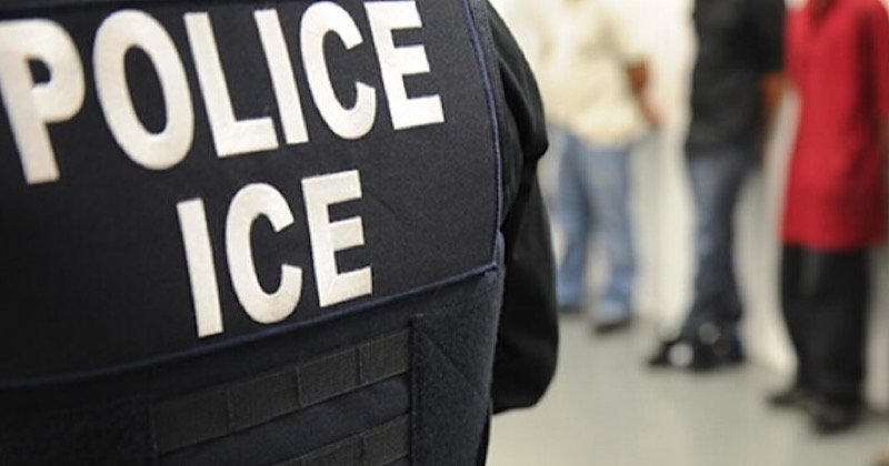 Congresista Salazar Condena Acciones del ICE Tras Muertes