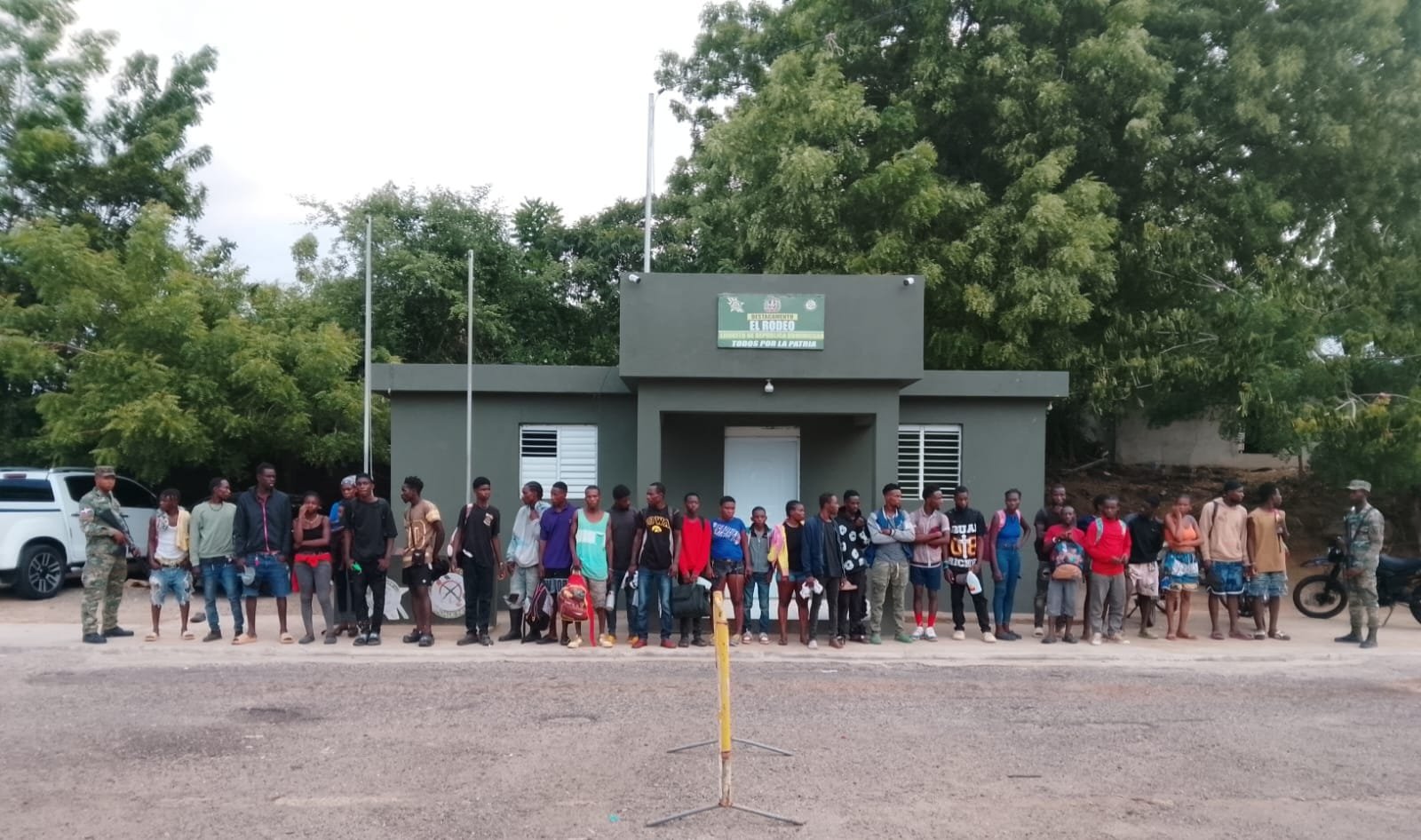 Ejército Dajabón Intercepta Haitianos Indocumentados Durante Operativos