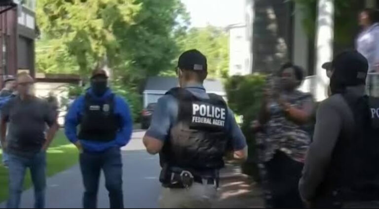 Fiscalía local en Texas abre investigación sobre la muerte de migrante por disparo del ICE
