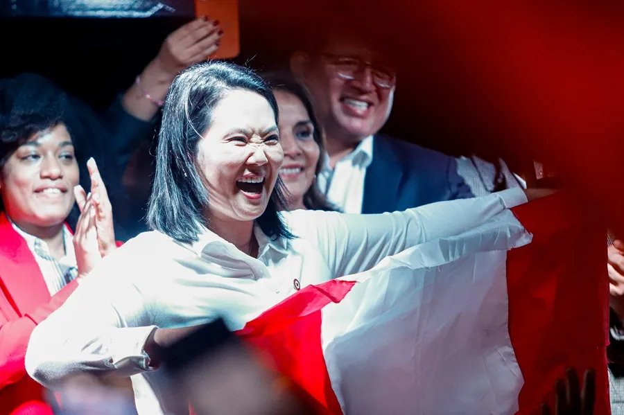 Keiko Fujimori Recibe Credenciales Como Presidenta Electa de Perú