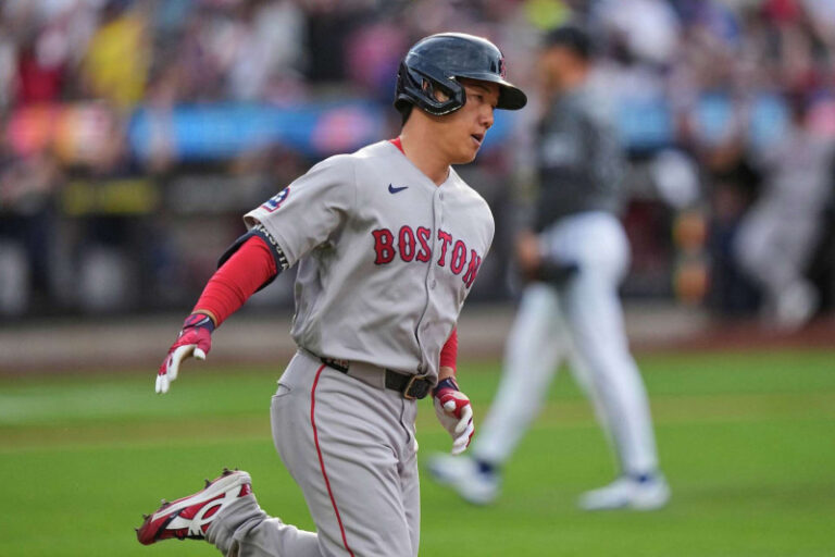 Monasterio y Yoshida jonronean y los Medias Rojas blanquean 4-0 a los Mets