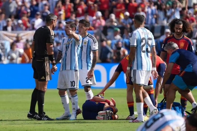 Nuevas reglas y tecnología transformaron el arbitraje en el Mundial 2026