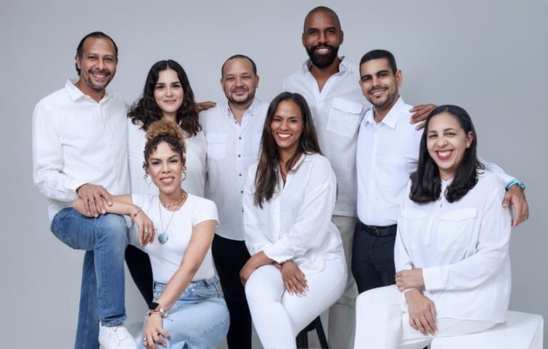 Obra Extraño” Aborda «Bienvenido Conversación Sobre El El