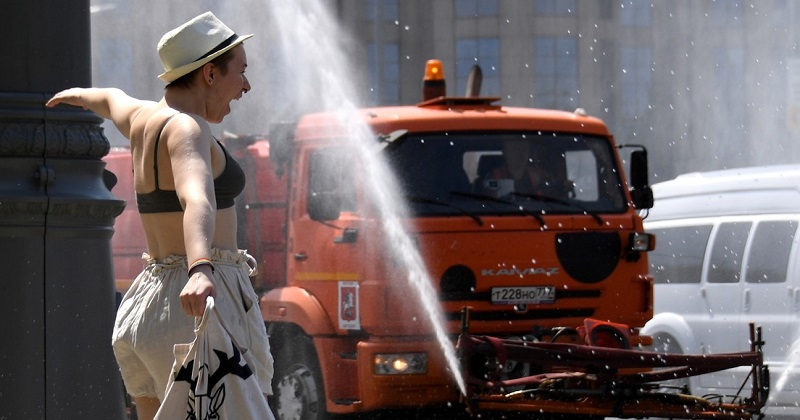 Ola de calor obliga a cancelar y modificar celebraciones del 4 de Julio en EE. UU.