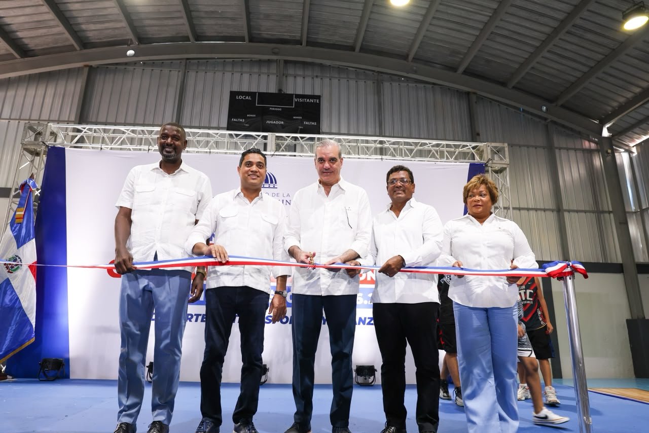 Presidente Abinader Kelvin Ministro Entregan Multiuso Y Cruz Dante Lemonier