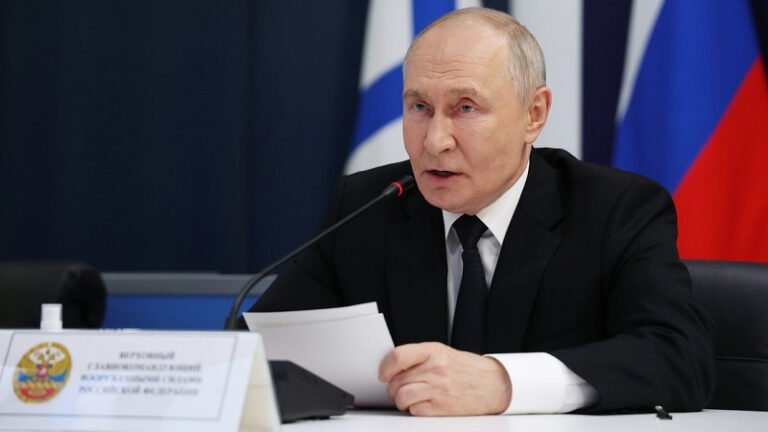 Putin: Hay que combatir «como a los piratas» a los que tratan de agredir a la flota comercial rusa