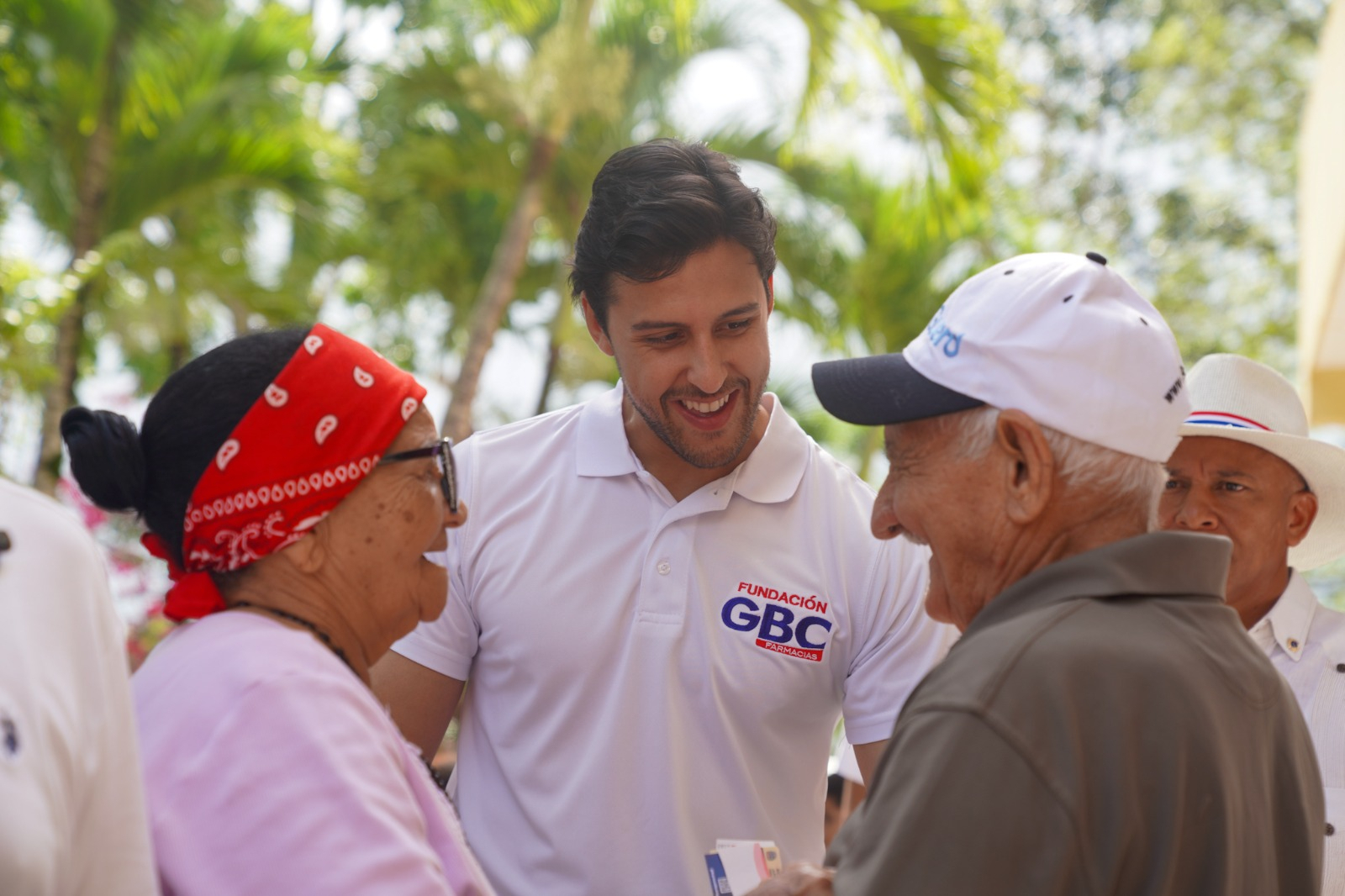 Raymond Rodríguez y Fundación GBC llevan esperanza a las Cuevas de Cevicos