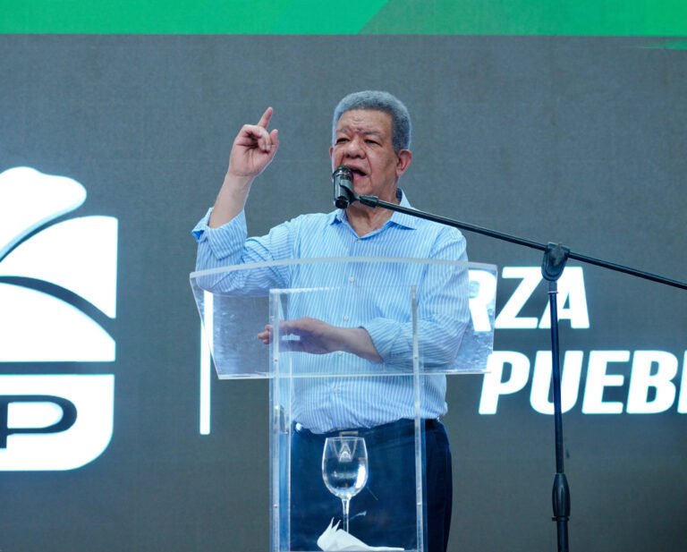 Reportaje- Leonel dice precios alimentos se disparan por las nubes;  gobierno engaña con los combustibles