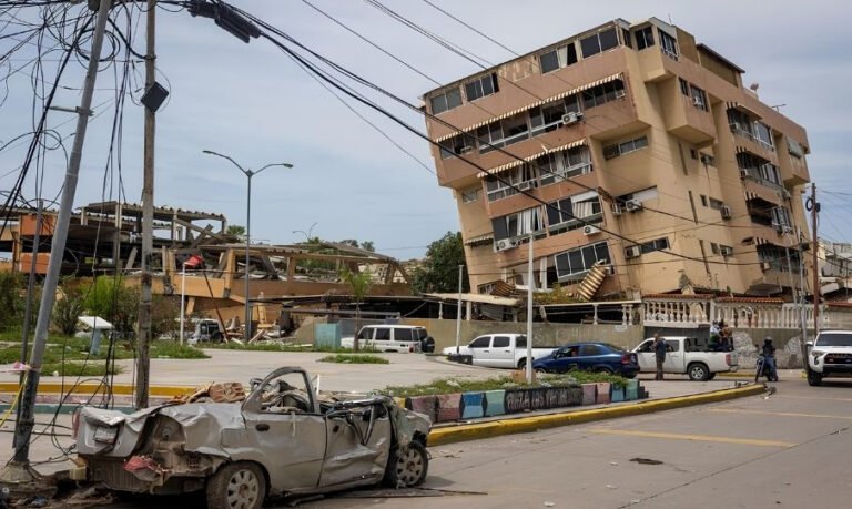 Se eleva a 2,295 los fallecidos por el doble terremoto de hace una semana en Venezuela