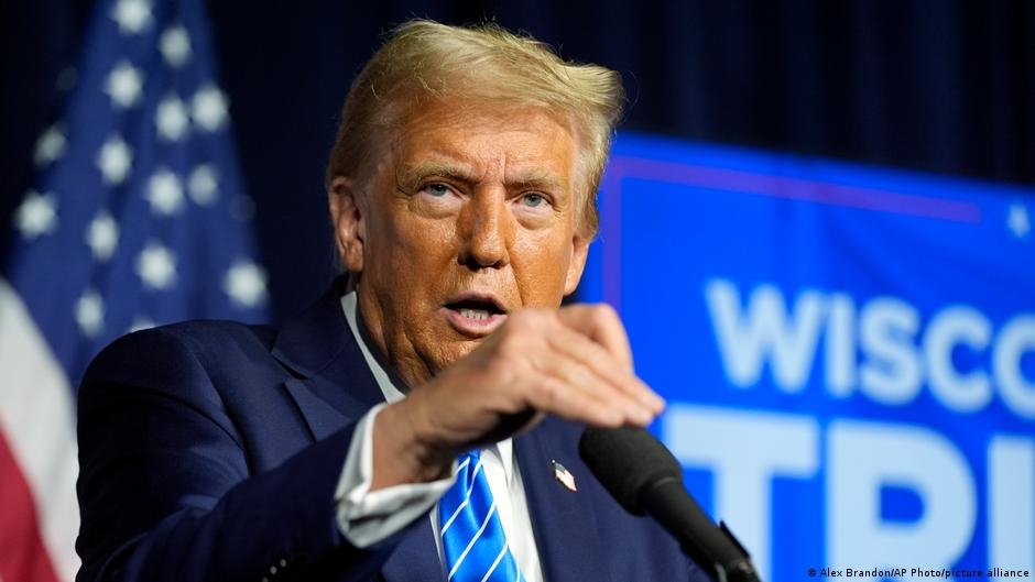 Trump advierte a Rusia y China que vender armas a Irán tendría consecuencias