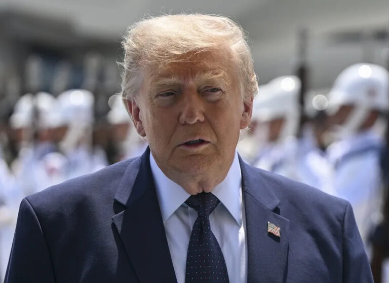 Trump repite que Groenlandia debería estar controlada por EE.UU. y no por Dinamarca