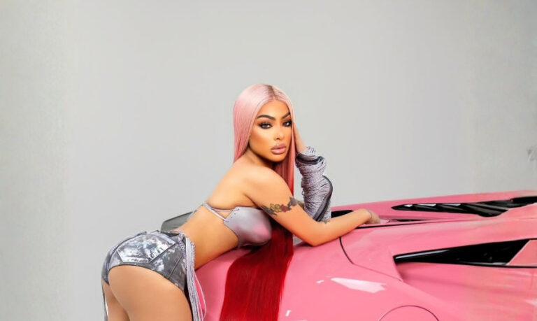 Un Lamborghini rosa: el exclusivo regalo de Yailin La Más Viral