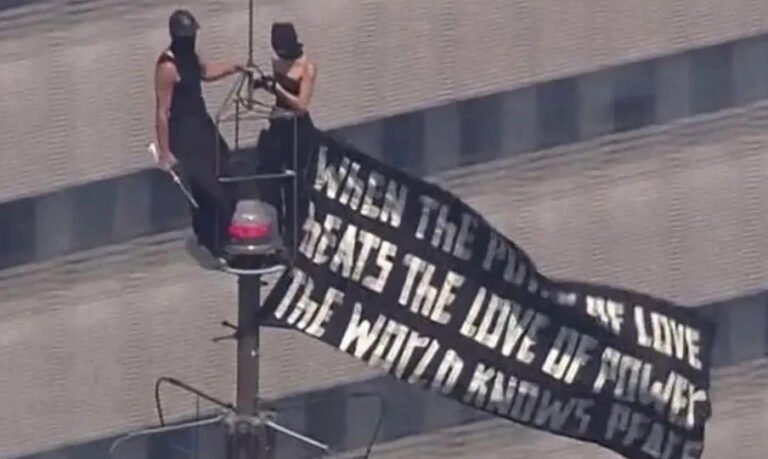 Video | Dos personas suben a la cima del Empire State Building y se prometen matrimonio
