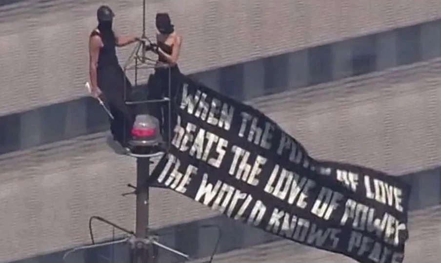 Video | Dos personas suben a la cima del Empire State Building y se prometen matrimonio